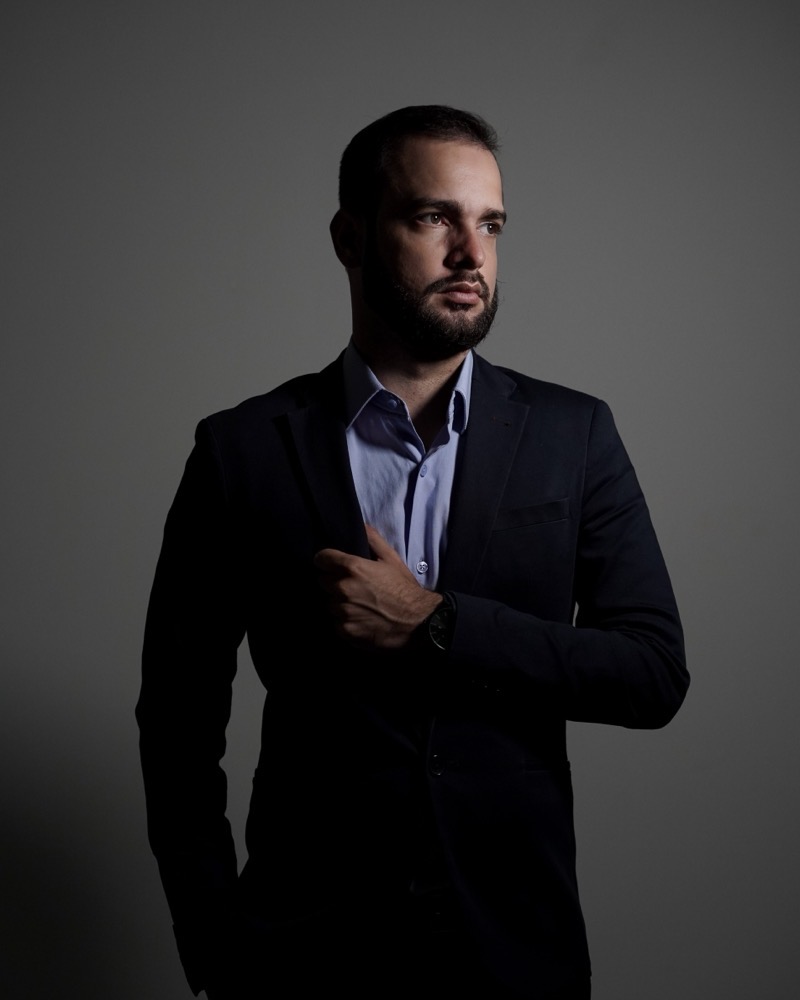 Retrato de Dr. Yuri Fernando, advogado inscrito na OAB/AL sob o número 19.985